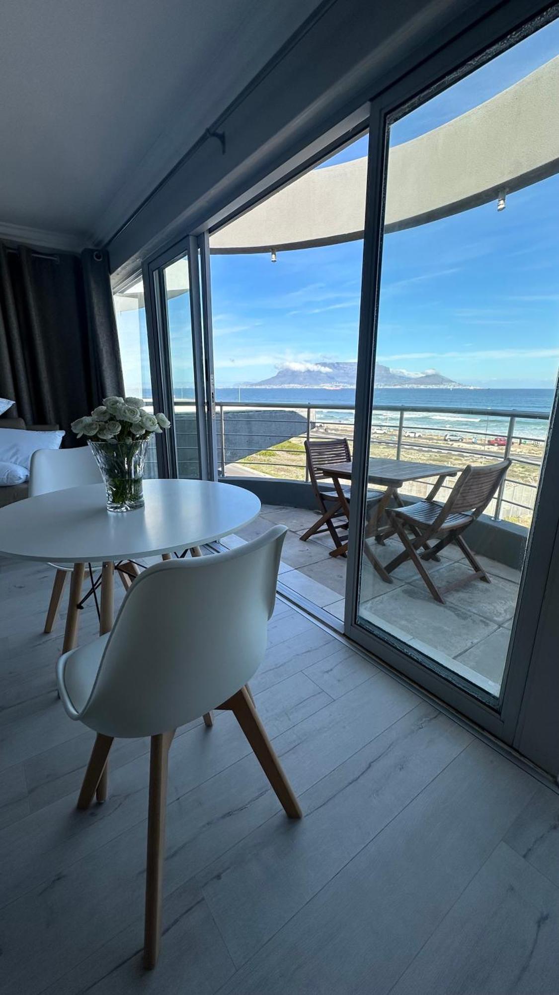Oceansnest Guest House Bloubergstrand Εξωτερικό φωτογραφία